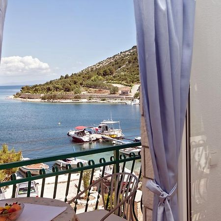 Villa Stana Vinišće Exteriör bild