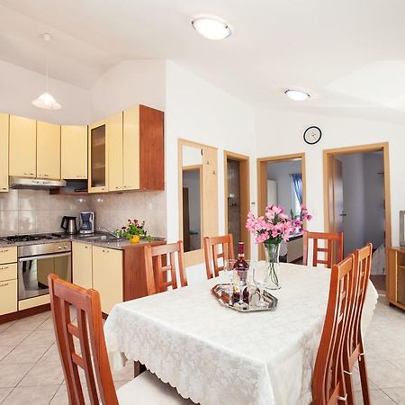 Villa Stana Vinišće Exteriör bild