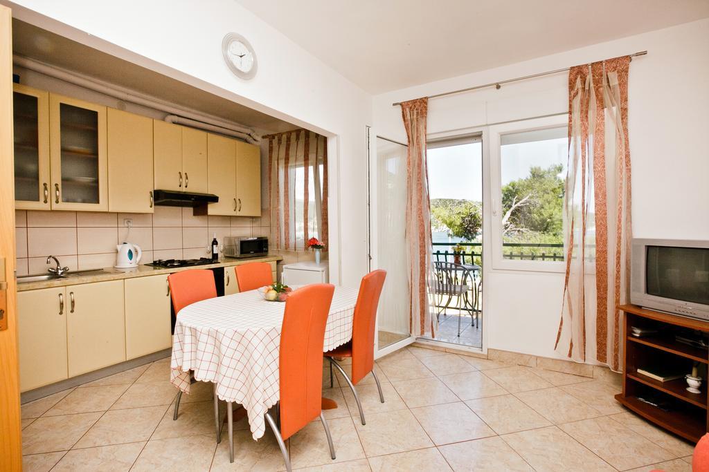 Villa Stana Vinišće Exteriör bild