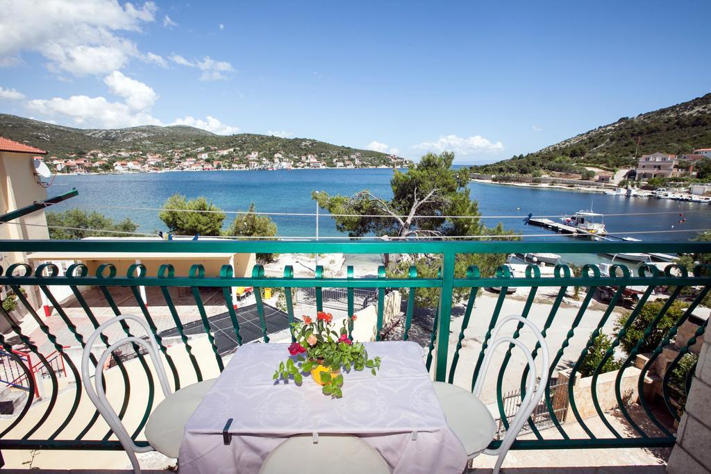Villa Stana Vinišće Exteriör bild