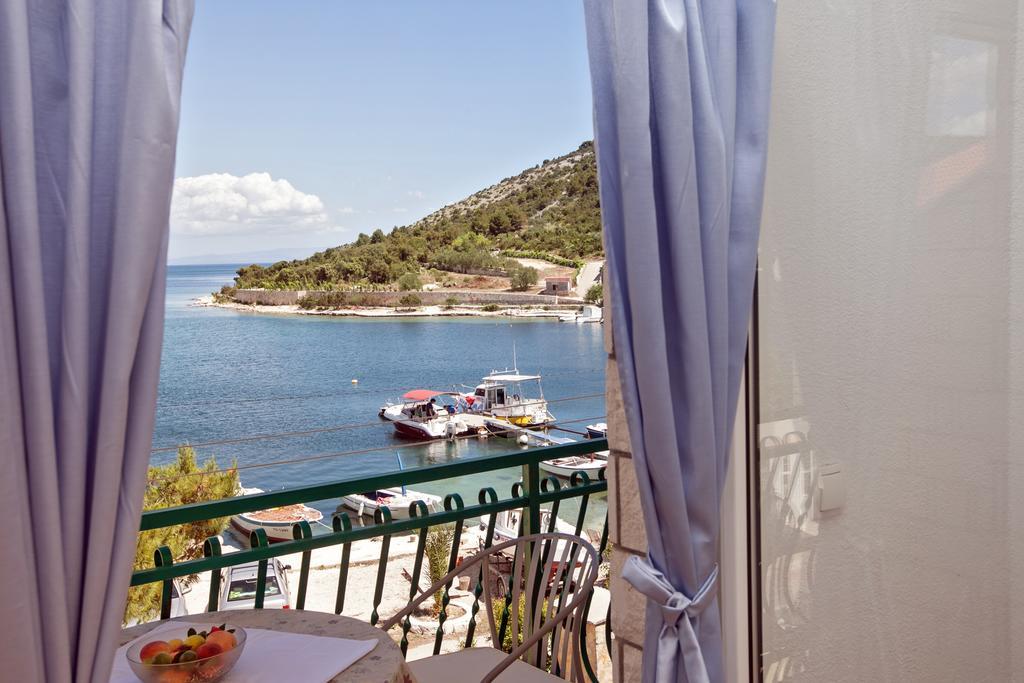 Villa Stana Vinišće Exteriör bild