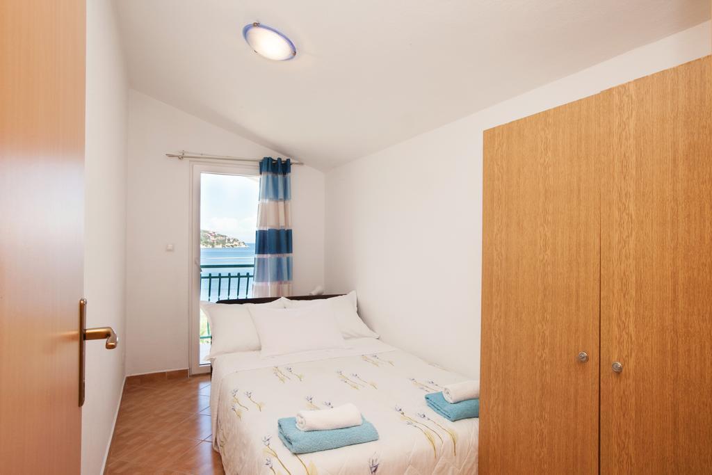 Villa Stana Vinišće Exteriör bild
